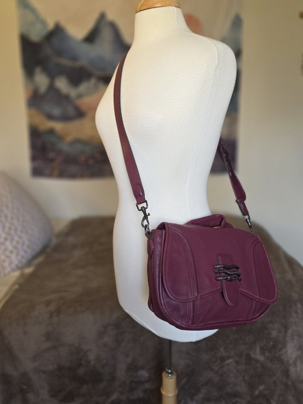 Aimee Kestenberg Oxblood Fierce Leather Saddle Crossbody Bag Burgundy - Picture 3 of 16